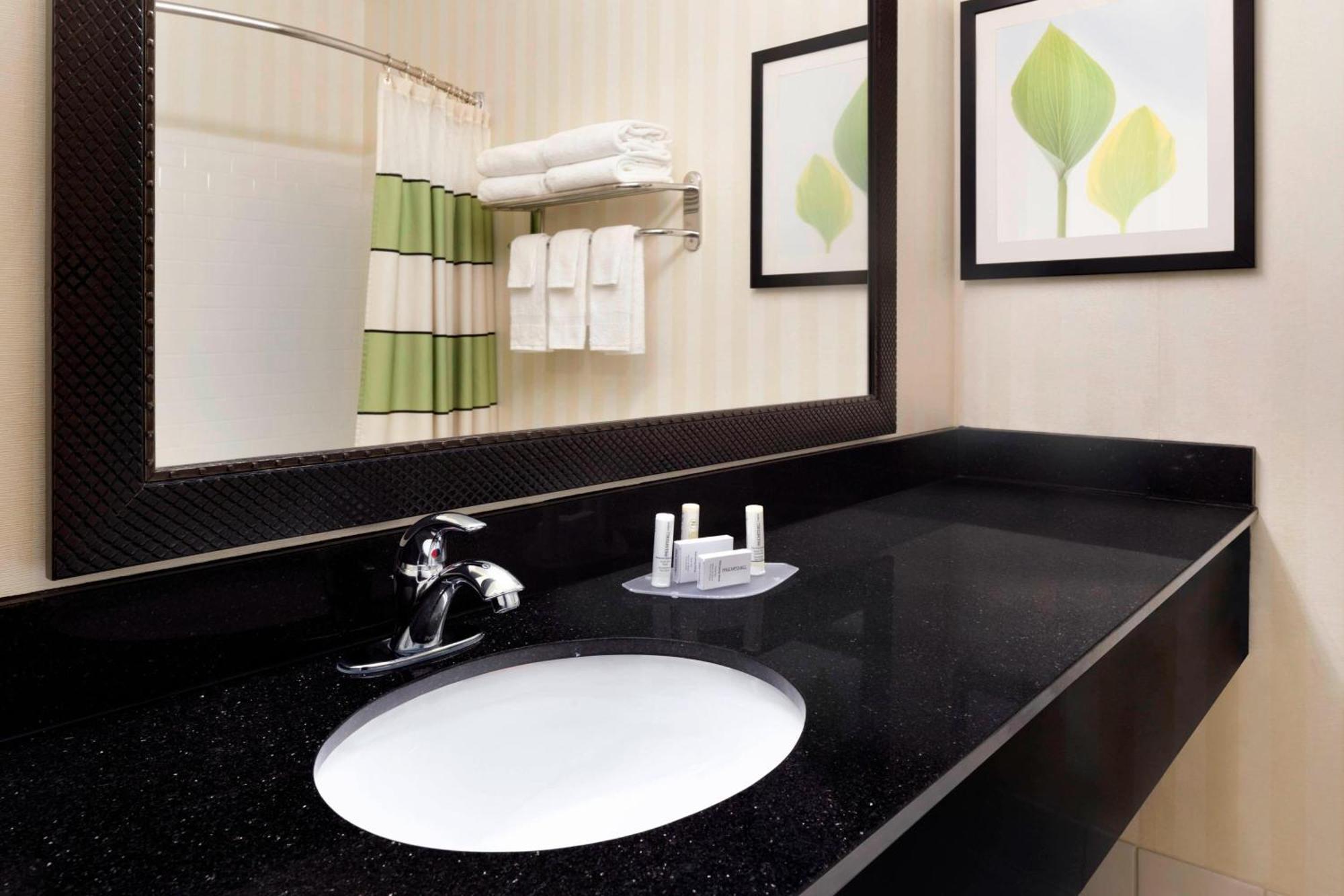 Fairfield Inn & Suites By Marriott Champaign Exteriör bild