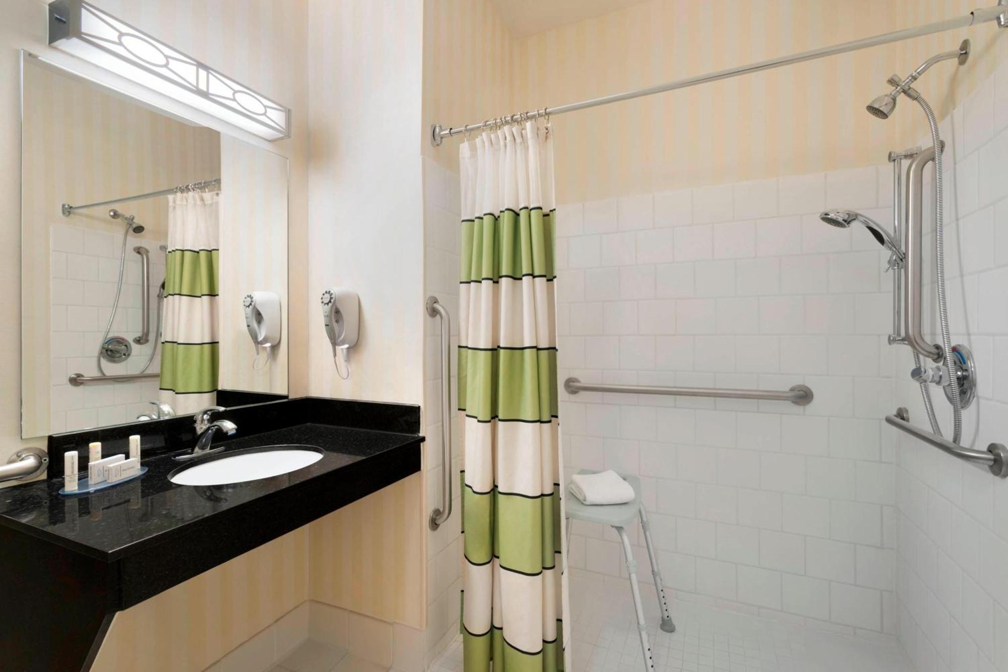 Fairfield Inn & Suites By Marriott Champaign Exteriör bild
